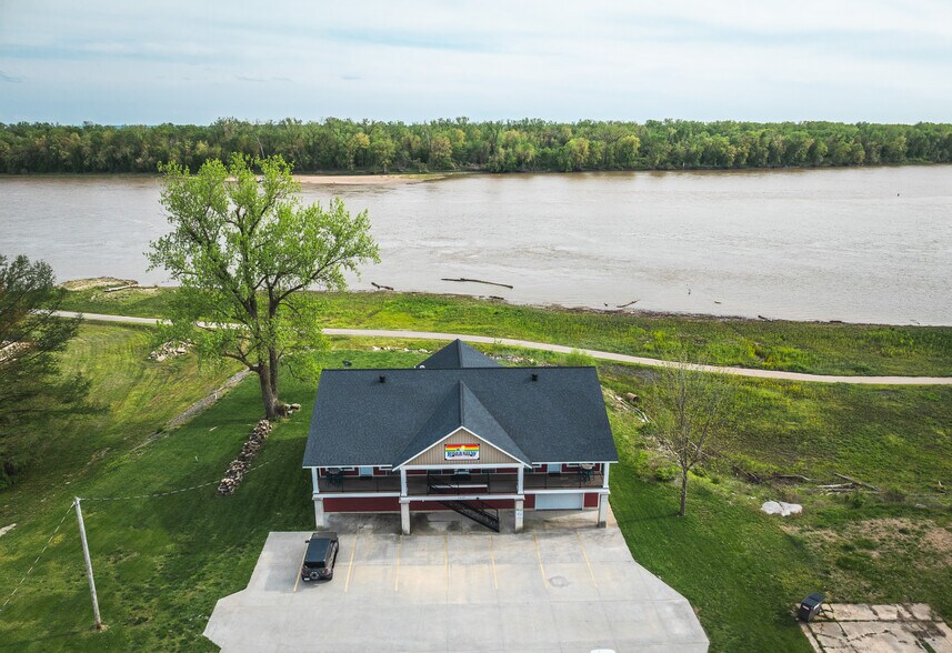 More Photos Of 1435 Main st, Grafton Specialty For Sale