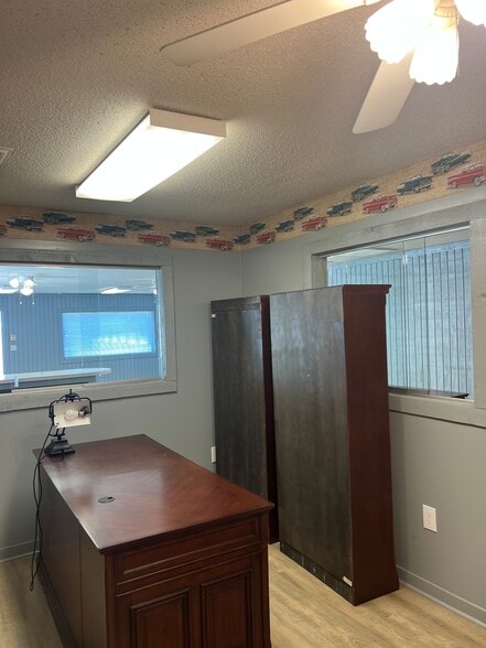 More Photos Of 125 Old Number Six Hwy, Saint Matthews Warehouse For Lease