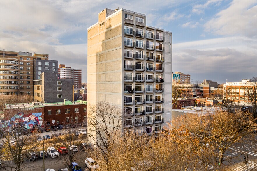 More Photos Of 105 Rue Milton, Montréal Apartments For Sale