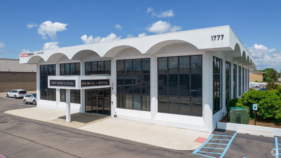 Primary Photo Of 1777 Axtell Dr, Troy Medical For Lease