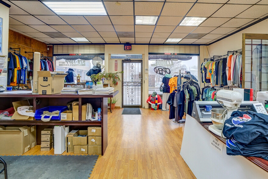 More Photos Of 140 W Market St, Johnson City Storefront Retail Residential For Sale