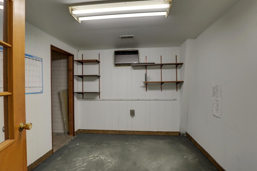 More Photos Of 600 York St, Quincy Industrial For Sale