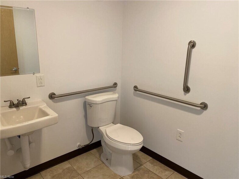 More Photos Of 3199 Core Rd, Parkersburg Office For Sale