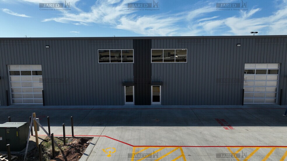 More Photos Of 1866 20th, Ozark Industrial For Lease