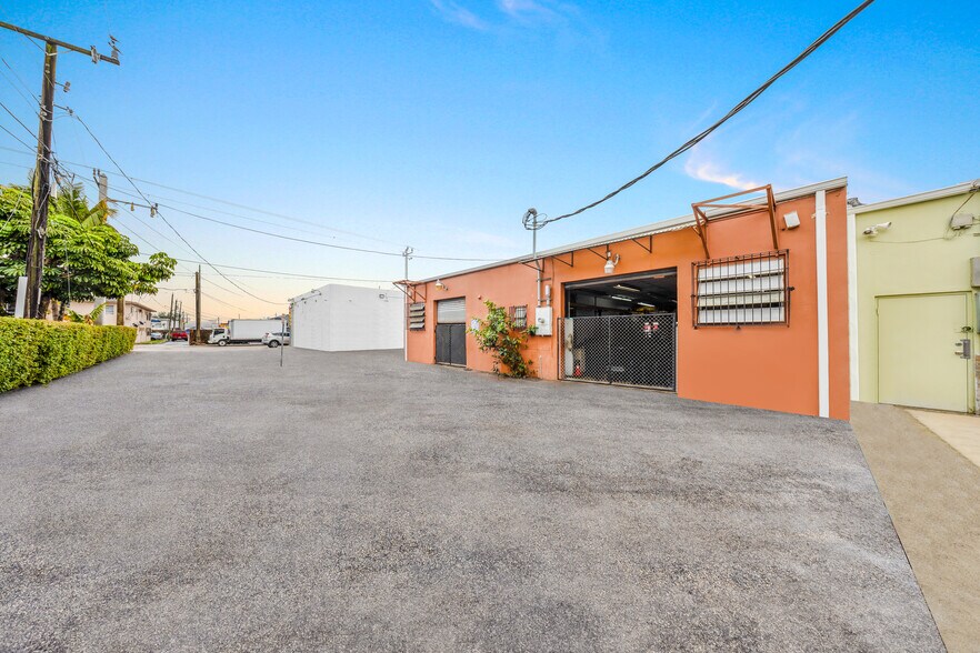 More Photos Of 2421 NW 27th Ave, Miami Freestanding For Sale
