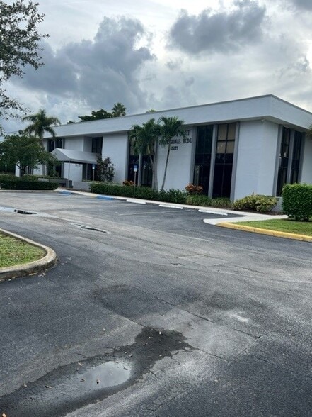 More Photos Of 15127 Jog Rd, Delray Beach Medical For Lease