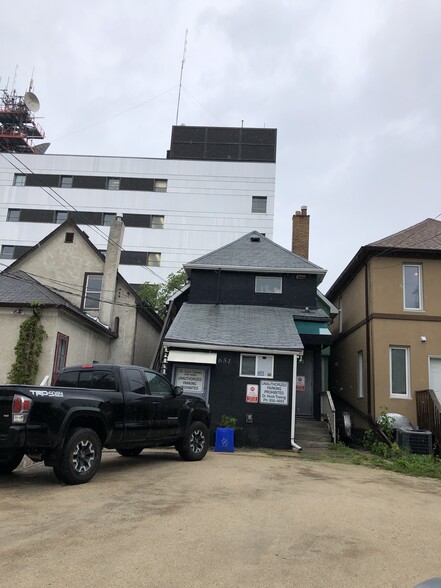 More Photos Of 651 Corydon Av, Winnipeg Restaurant For Sale