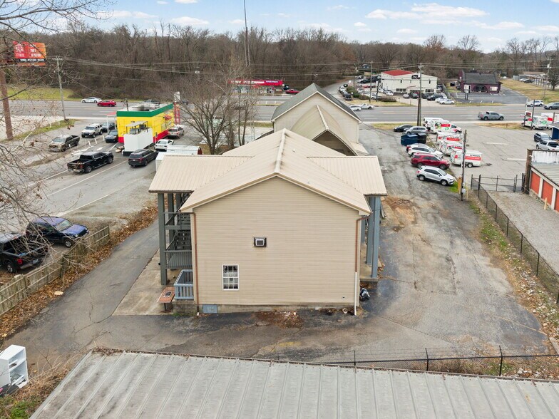 More Photos Of 1959 Fort Campbell Blvd, Clarksville Freestanding For Sale