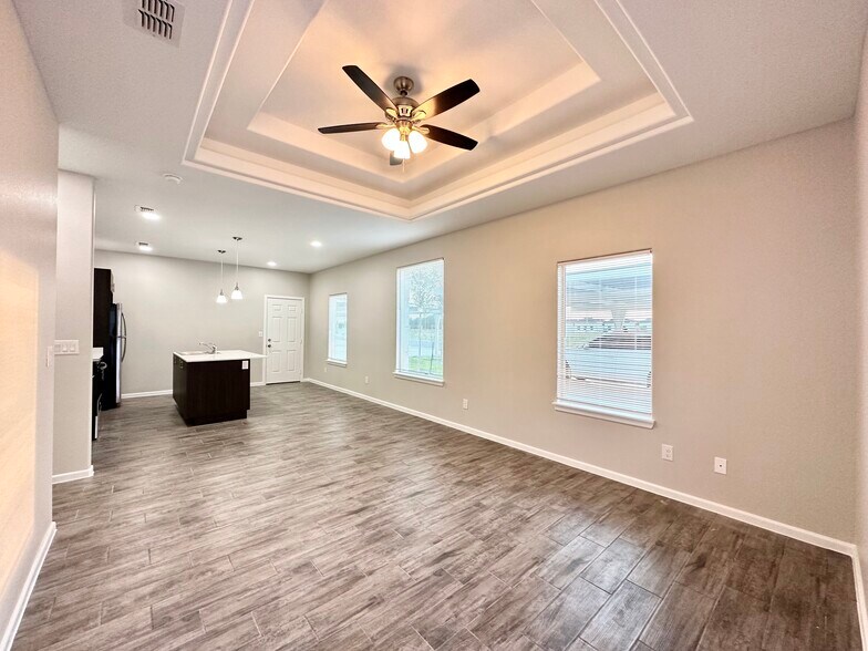 More Photos Of 1300 S Yankton St, Alton Apartments For Sale