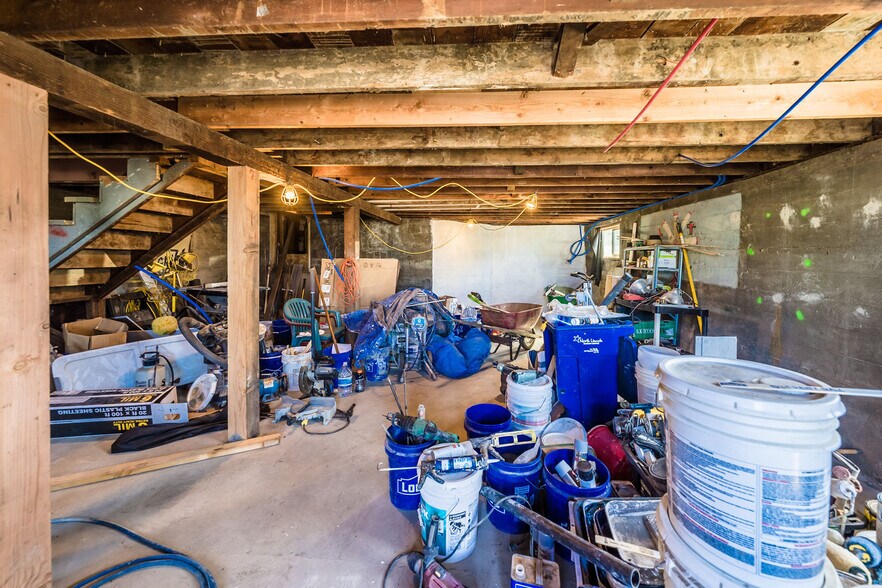 More Photos Of 1333 NE Keel Ave, Lincoln City Specialty For Sale