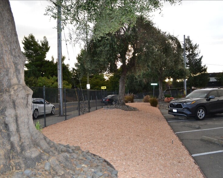 More Photos Of 5598 Entrada Cedros, San Jose Medical For Lease