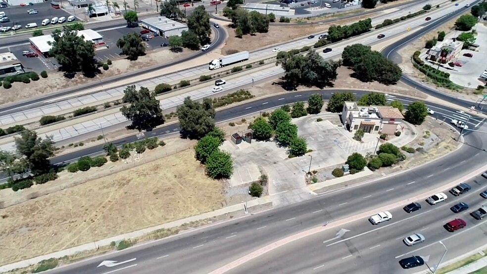 More Photos Of 1400 E Noble Ave, Visalia Fast Food For Sale