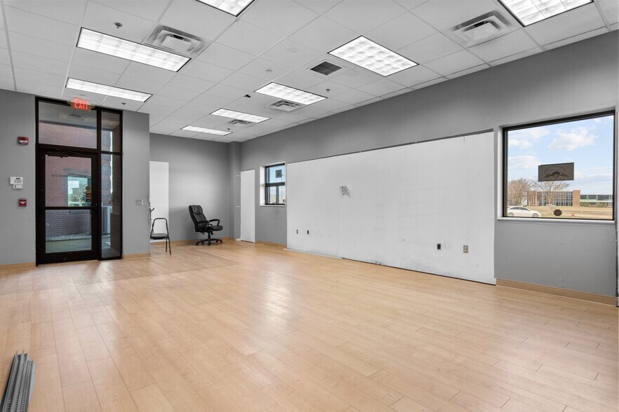 More Photos Of 201 E Livermore Dr, Pembroke Medical For Sale