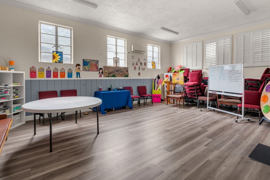 More Photos Of 1100 Lorena St, Los Angeles Religious Facility For Sale