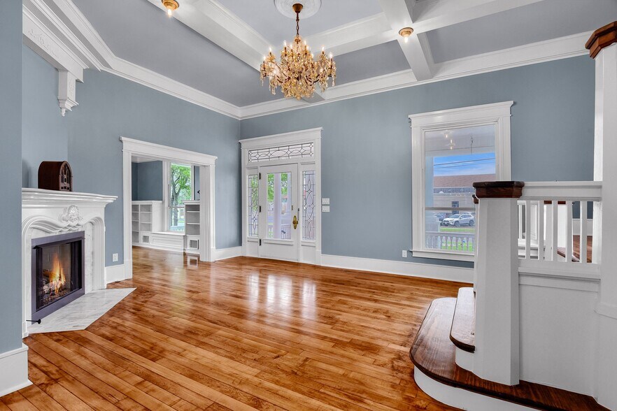 More Photos Of 511 S Travis St, Sherman Office For Sale