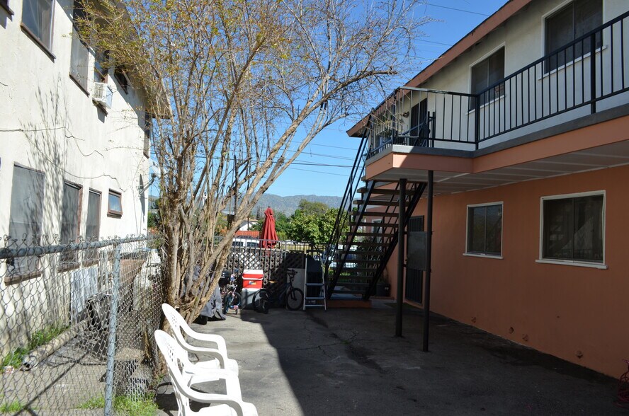 More Photos Of 5909 Whitnall Hwy, Valley Village Apartments For Sale