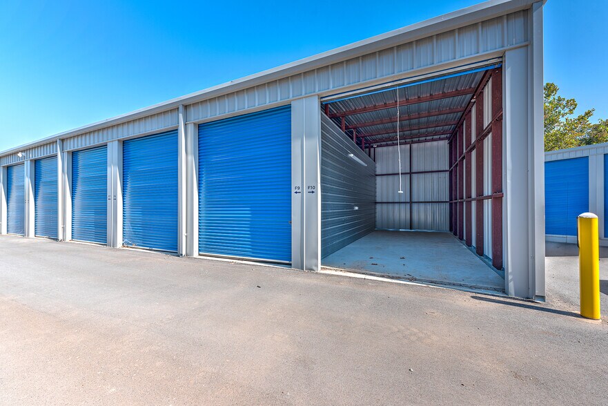 More Photos Of 14004 12 Hwy, Rogers Self Storage For Sale