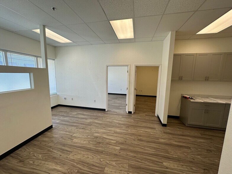 More Photos Of 188 Triple Diamond Blvd, Nokomis Warehouse For Sale