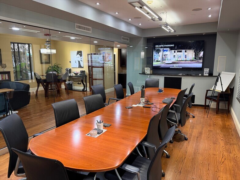 More Photos Of 350 E Pine St, Orlando Office For Lease