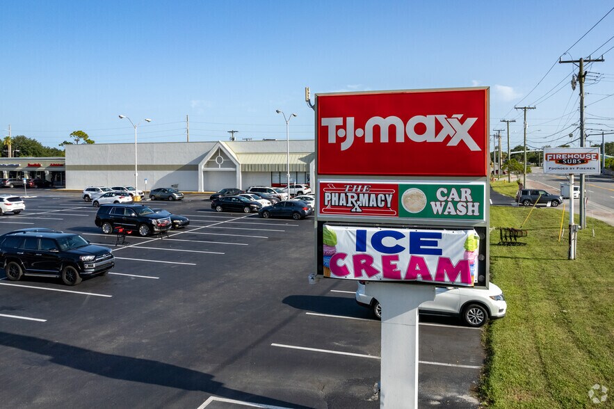 More Photos Of 125 E Merritt Island Cswy, Merritt Island Unknown For Lease