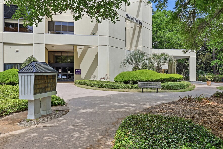 More Photos Of 25 Hospital Center Blvd, Hilton Head Medical For Lease