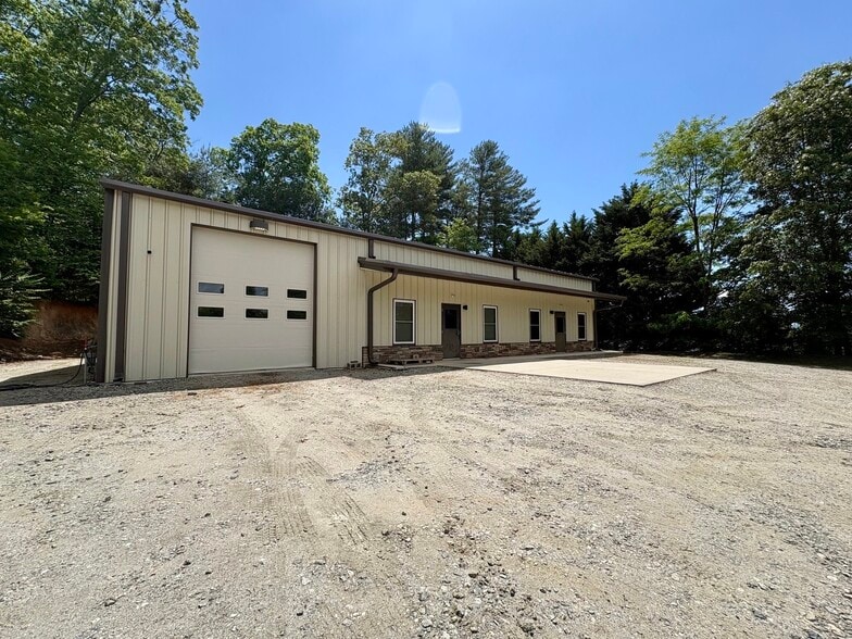 More Photos Of 5134 Old Haywood Rd, Mills River Flex For Lease