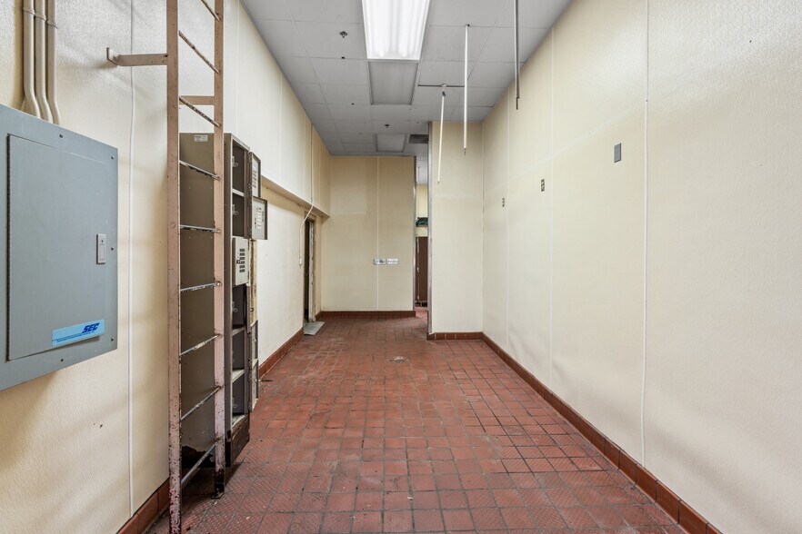 More Photos Of 1197 Lakes Blvd, Lake Park Fast Food For Lease