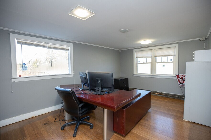 More Photos Of 1170 Hooksett Rd, Hooksett Storefront Retail Office For Lease