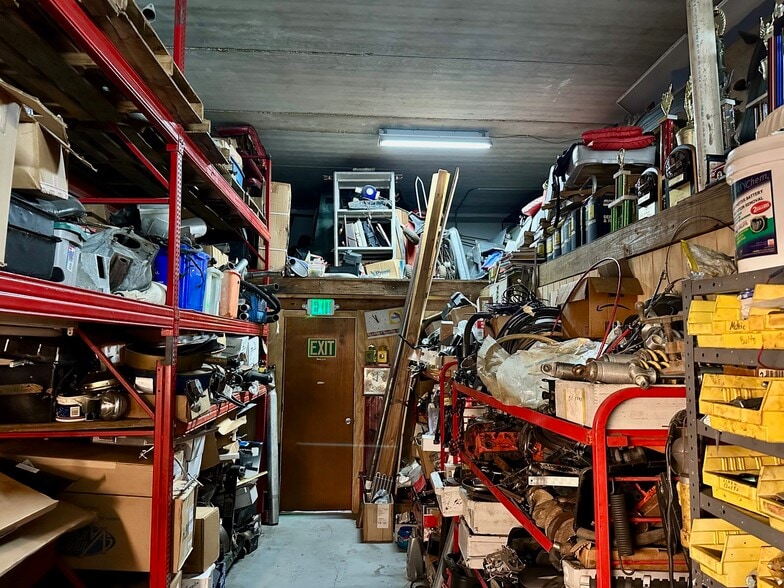 More Photos Of 1002 SE 9th St, Cape Coral Service For Sale