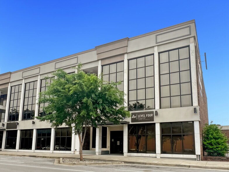 More Photos Of 922 State St, Bowling Green Coworking Space