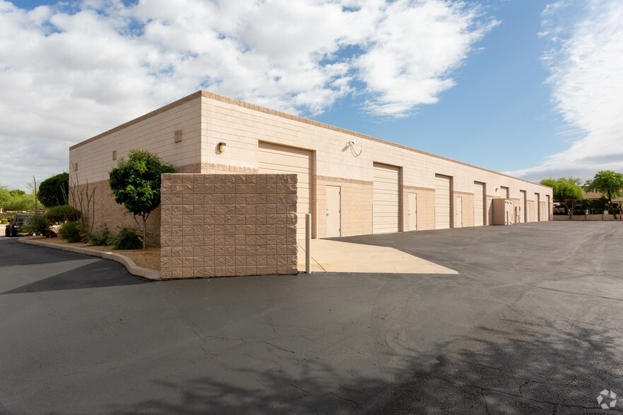 More Photos Of 15905 N Greenway Hayden Loop, Scottsdale Light Distribution For Lease