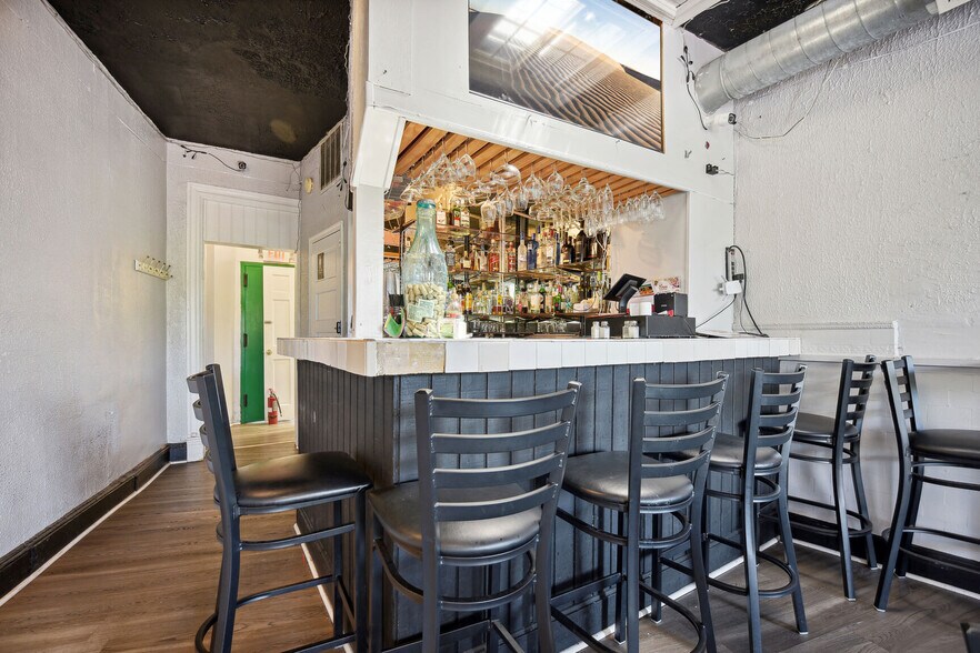 More Photos Of 3209 Mt Pleasant St NW, Washington Restaurant For Sale
