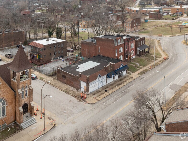 More Photos Of 1908 E Grand Blvd, Saint Louis Office Residential For Sale