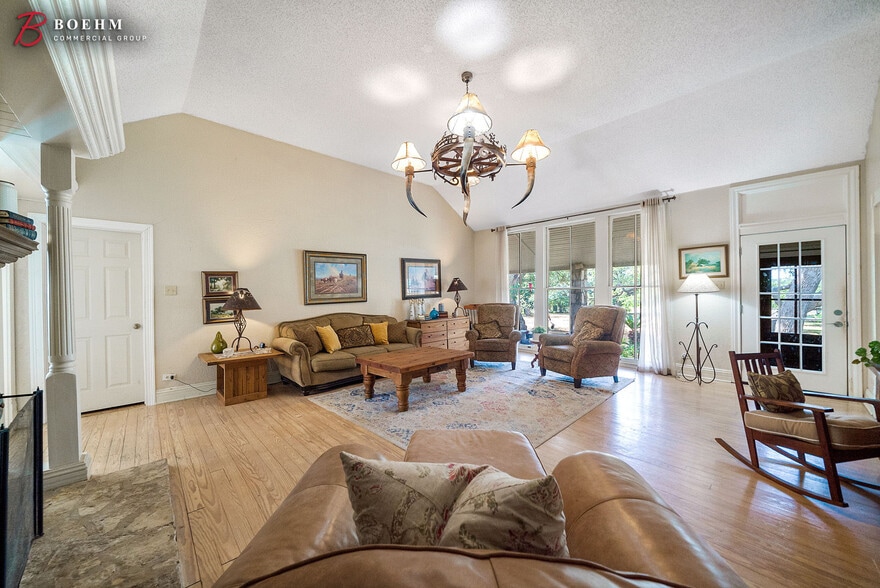 More Photos Of 137 Old San Antonio Rd, Boerne Apartments For Sale