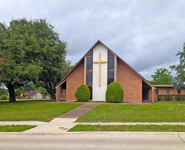 More Photos Of 5915 Singing Hills Dr, Dallas Religious Facility For Sale