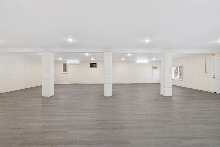 More Photos Of 3307 Sam W Dr ave, Conway Flex For Sale