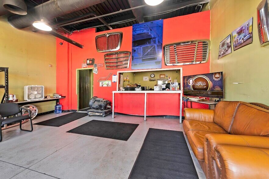 More Photos Of 12280 Burt Rd, Detroit Warehouse For Sale