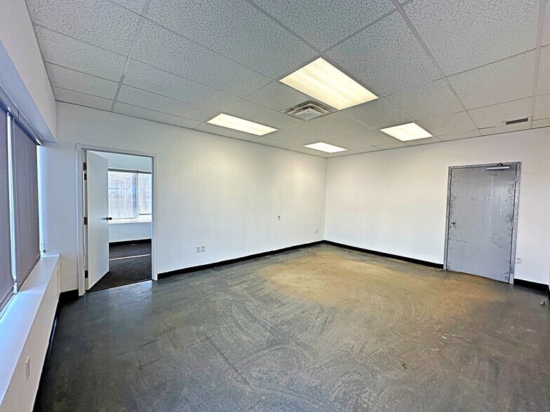 More Photos Of 380 Mackenzie Blvd, Fort McMurray Warehouse For Lease