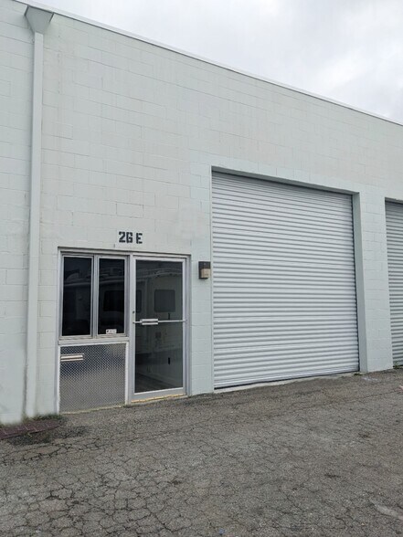 More Photos Of 26 Hangar Way, Watsonville Warehouse For Lease