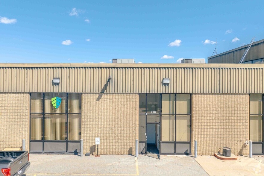 More Photos Of 7 McKay Ave, Winchester Flex For Lease