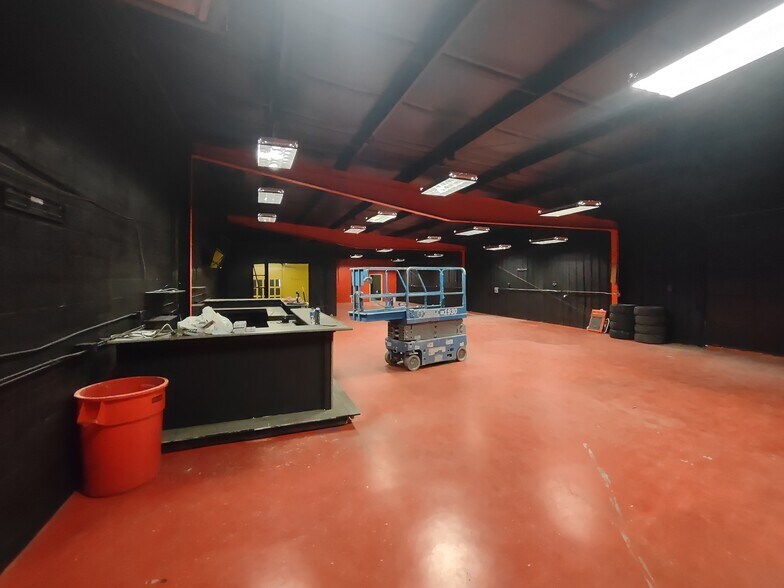 More Photos Of 1107 E Kibby St, Lima Warehouse For Lease