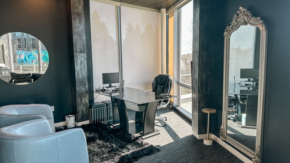 More Photos Of 275 W 3rd St, Vancouver Office Residential For Lease