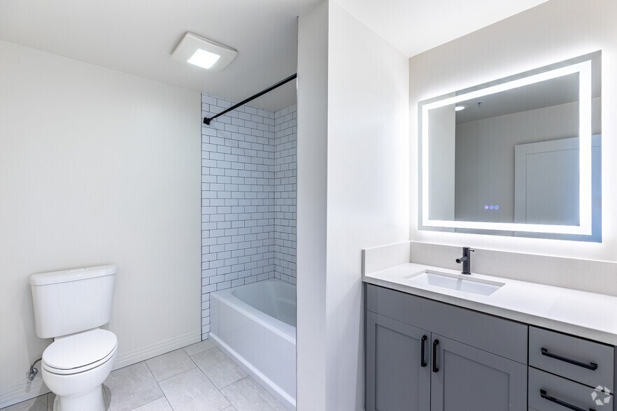 More Photos Of 1007 5th Ave, San Diego Apartments For Lease