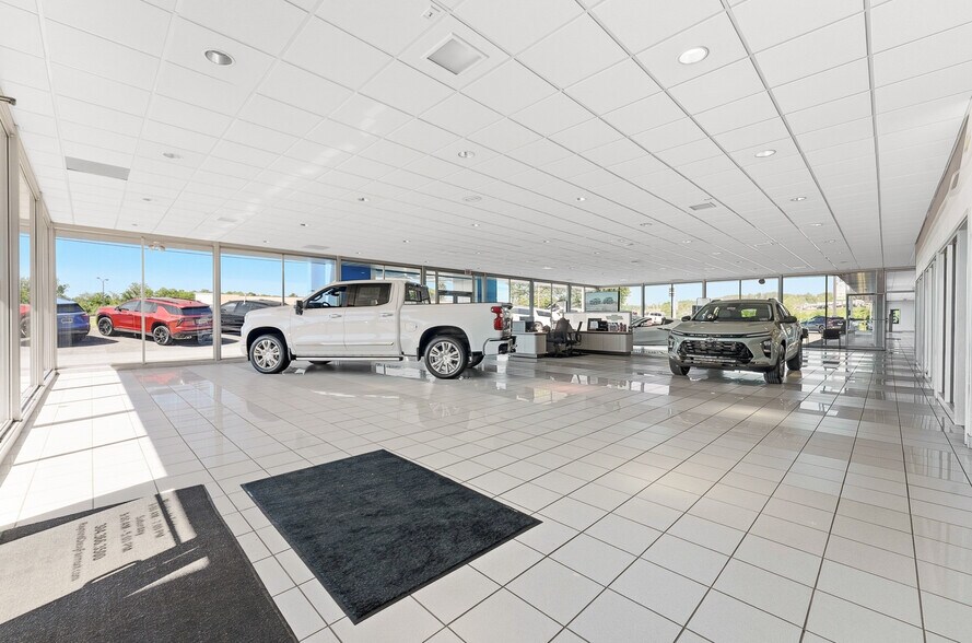 More Photos Of 1229 Country Club Rd, Fairmont Auto Dealership For Sale