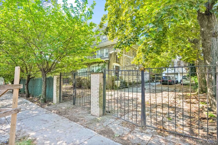 More Photos Of 8126 Austin St, Kew Gardens Land For Sale