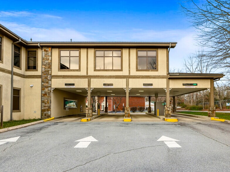 More Photos Of 101 Jack St, Hendersonville Bank For Sale