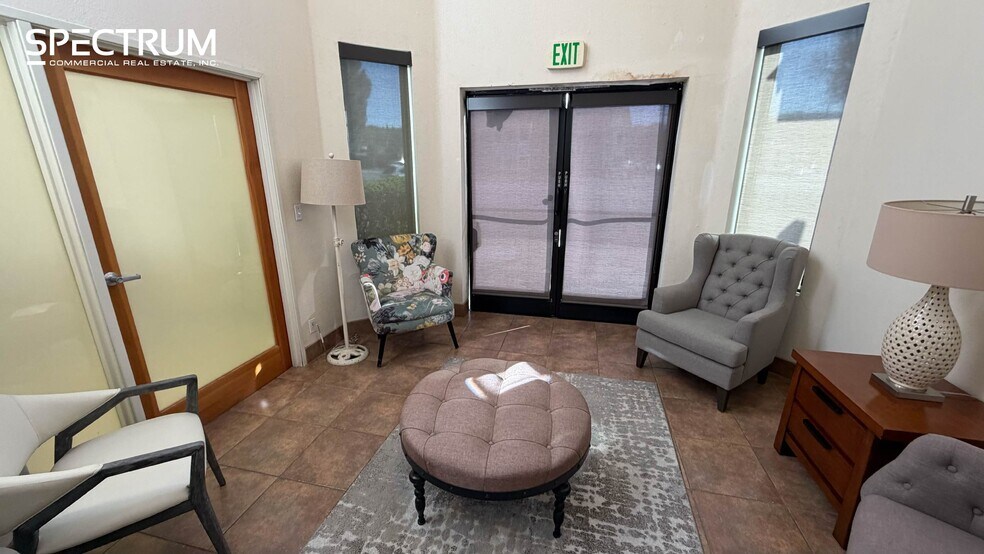 More Photos Of 22621 Lyons Ave, Santa Clarita Medical For Sale