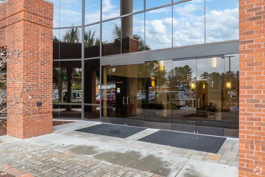 More Photos Of 2000 Center Point Rd, Columbia Office For Lease