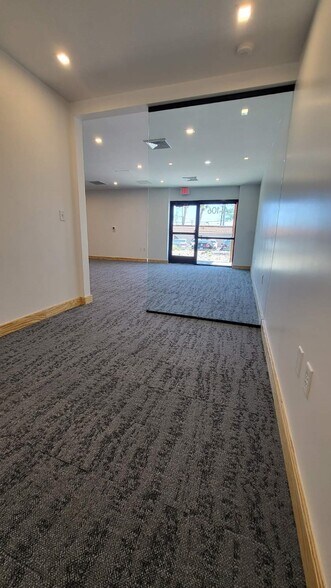 More Photos Of 5030 Paradise Rd, Las Vegas Unknown For Lease