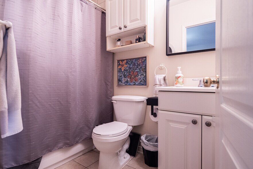 More Photos Of 6982-6984 Saint-Hubert Rue, Montréal Storefront Retail Residential For Sale